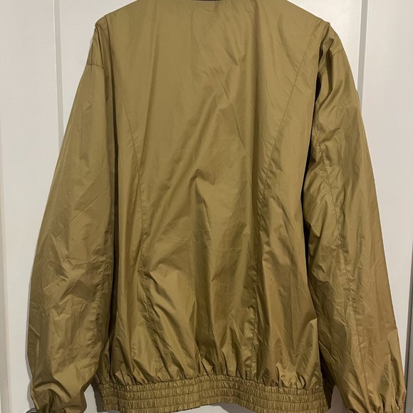 Barbour Reversible Jacket in Green Plaid for Endless Fashion Options! - Picture 5 of 8